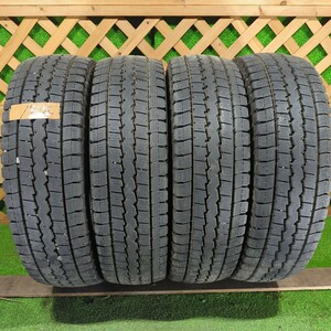 1714 ダンロップ　215/70R17.5 118/116 LT バリ山　スタッドレス　４本　７分山〜7.5分山　2018 激安プライス　8.5ミリ程度