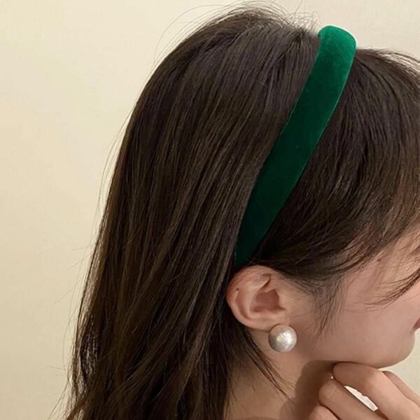 カチューシャ　ヘアアクセサリー　グリーン　かわいい　おしゃれ　韓国