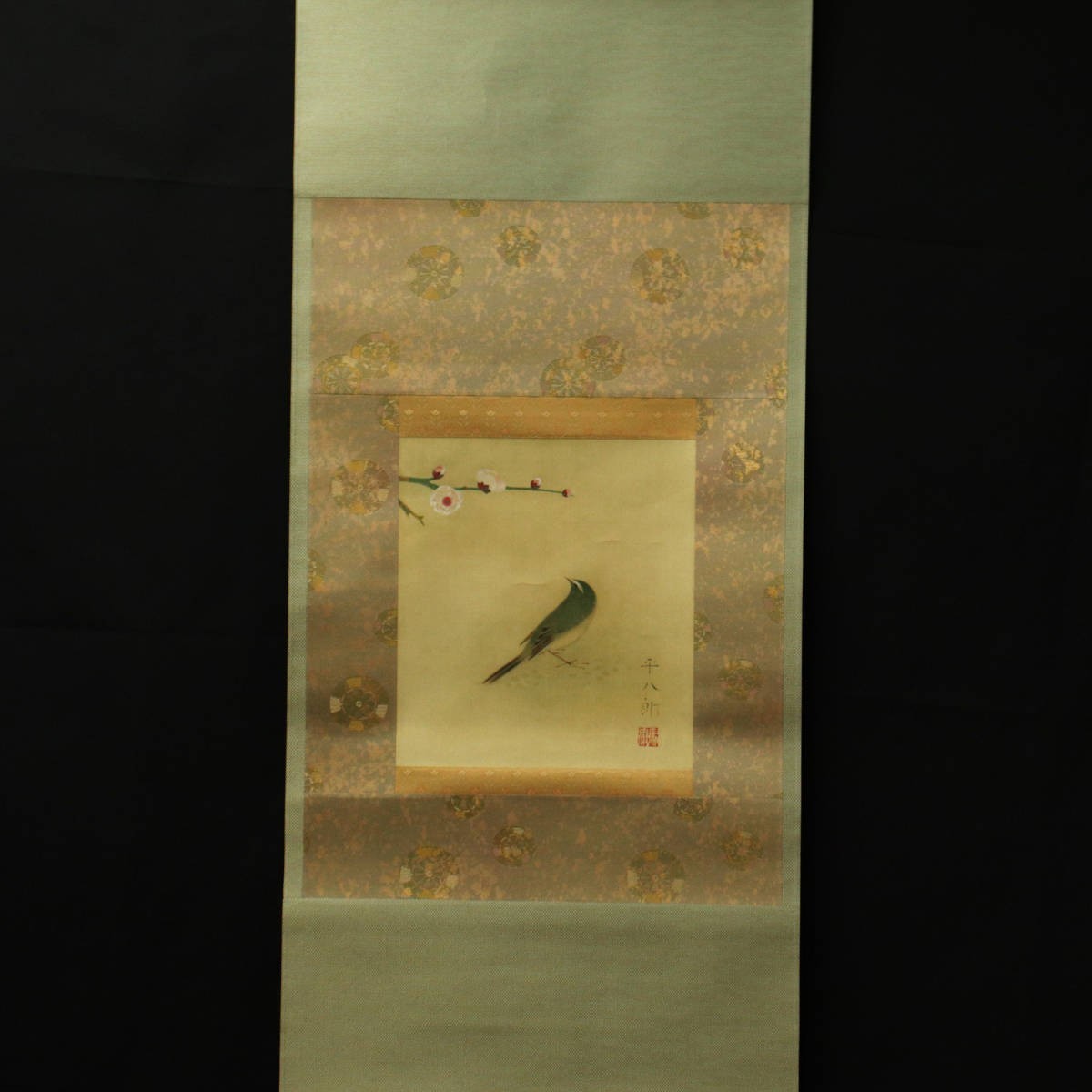 [Authentic work] ■ Heihachiro Fukuda ■ Hand-painted Japanese painting on silk Japanese nightingale 230512009, painting, Japanese painting, flowers and birds, birds and beasts