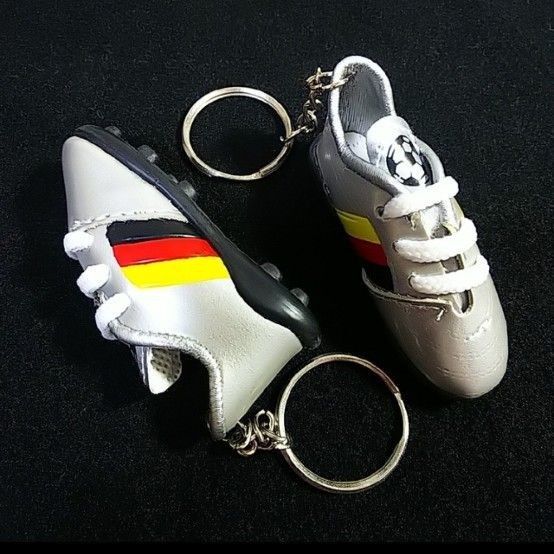 ドイツ サッカーシューズ キーホルダー2個 スパイク