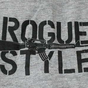 US古着 ROGUE STYLE AMERICAN Distressed Flag Tシャツ サイズLの画像3