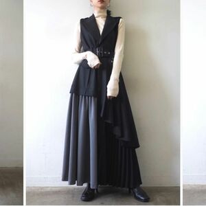 YUKKO COLLABORATION 　ASYMMETRY　GILET　DRESS/ブラック