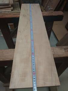 とち　スポルテッド　No.0908-B　無垢　乾燥材　板（長さ850㎜ｘ幅200㎜ｘ厚み18㎜）1枚　木材　DIY　棚板　小物作りに