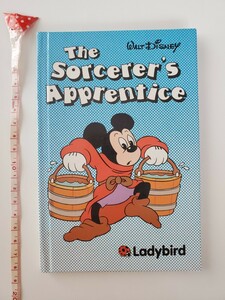  Disney Британия знак книга с картинками The Sorcerer's Apprentice Ladybird Mickey Mouse английский язык жесткий чехол 30 год и больше передний. Vintage было использовано ценный 