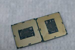 E4632 &　　 2個セット Intel Xeon E3-1220 V5 SR2LG 3.00GHz