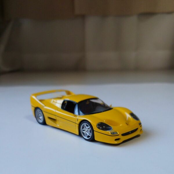 アシェット・Ferrari F50 1/43 (カタログ付き)