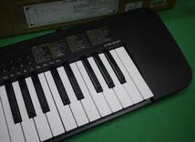 極美品 CASIO カシオ 電子キーボード Casiotone CTK-240 電子ピアノ スリム＆コンパクト 49鍵盤 100音色 100リズム 2電源対応_画像4