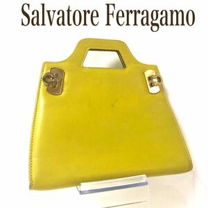 ■超希少■Salvatore Ferragamo サルヴァトーレフェラガモ　ガンチーニ　ミニバッグ　ポーチ　レザー　イエロー　ゴールド金具　イタリア製