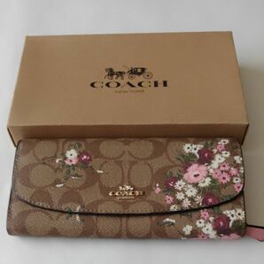 COACHシグネチャー花柄 長財布