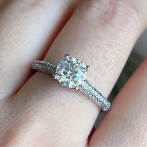 逸品 モアサナイト 1ct s925銀のリング指輪(番号A2935)