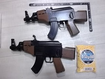 マルイ　ＡＫ４７　ミニ電動ガン３丁セット　１０歳以上用　元箱、ＢＢ袋小付　単３電池４本使用　フルオート　ジャンク扱い_画像2