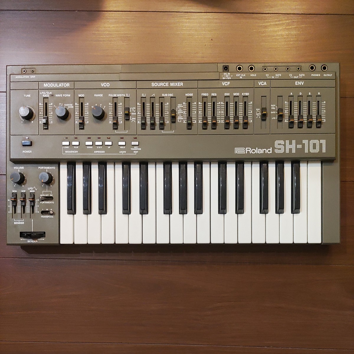 ROLAND Boutique SH-01A Synthesizer シンセサイザー SH-101を