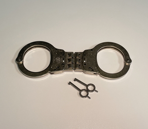 【本物の手錠】米国：Smith & Wesson（スミス&ウェッソン）300P-1 Handcuffs（新品）（検：警察・軍・サバゲー・ミリタリー・装備）