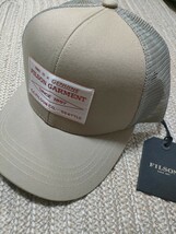 新品 未使用 フィルソン FILSON メッシュキャップ ベージュ コットン 帽子 ワッペンデザイン トラッカーキャップ 国内正規品_画像1