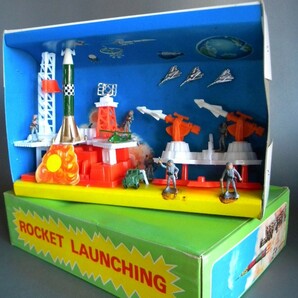 当時物 ★★ROCKETS LAUNCHING ジオラマ 宇宙戦争 ロケット ミサイル基地 !! hong kong toys 兵器 ホンコン製★★ 未使用 デッドストック品の画像1