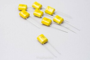 東信工業　UMXR　0.22μF（224J）50V　ポリエステル（マイラー）・フィルムコンデンサ　新品8個セットA