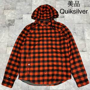 美品 Quiksilver クイックシルバー シャツジャケット フード スナップボタン チェック柄 両サイドポケット レッドブラック サイズS玉FS1058