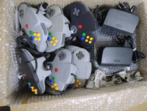 （ N64 8台など ）本体8台 ・コントローラー6個・アダプター2個 Nintendo 任天堂 　　_画像10