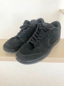 UNDEFEATED × DUNK LOW "5 ON IT" DO9329-001 （ブラック/ブラック）