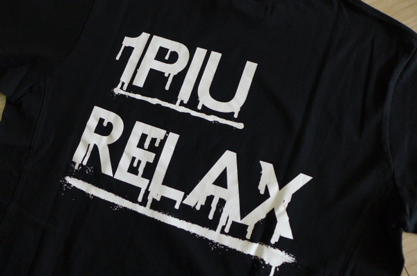 新品 送料無料 即決 ウノ ピュ ウノ ウグァーレ トレ リラックス Tシャツ 1PIU1UGUALE3 RELAX カットソー ドリップロゴ サイズM