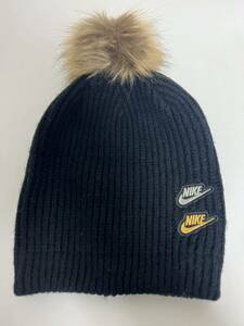 ☆ 送料無料 ☆ 美品 NIKE ナイキ ニット帽 ボンボン付き CK2388-010 シーズナルビーニー ☆ ニットキャップ レディース ウィメンズ 帽子