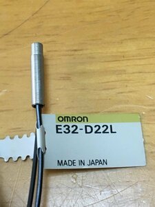 【電子部品 214】光ファイバーセンサ　E32-D22L 2M OMRON 1個