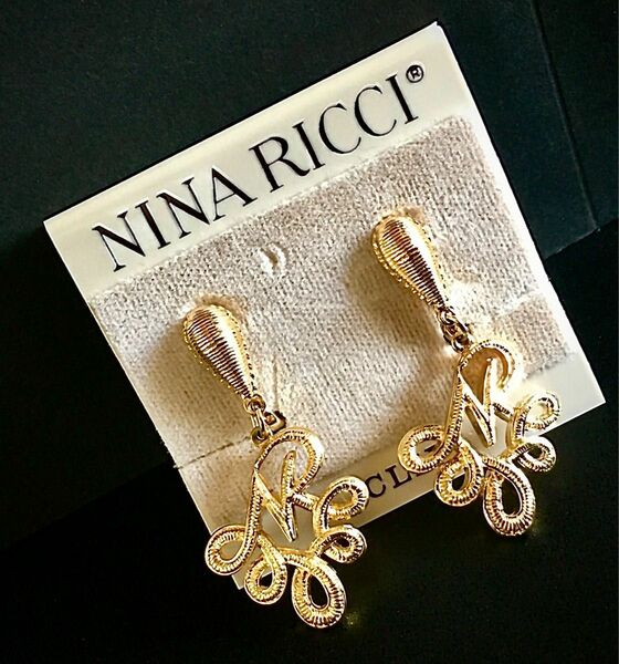 【新品レア】NINA RICCI CLIPニナリッチ NR イヤリングゴールド 