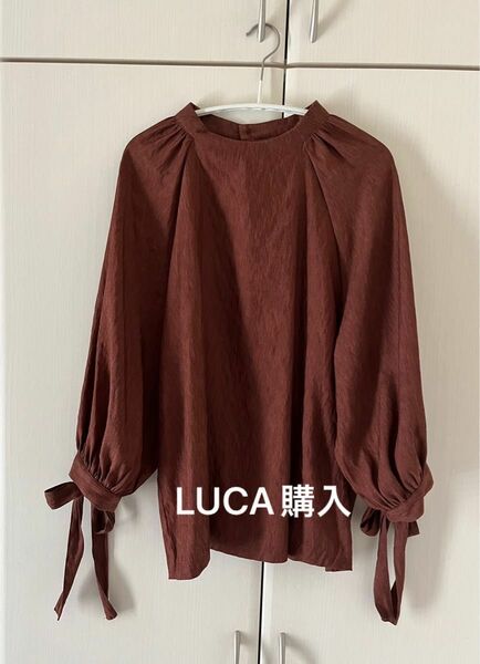 美品　LUCA購入　マーラ　malla 袖丈リボンブラウス　14,000円　トップス　ルカ