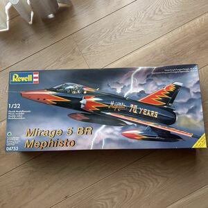 Revell 1/32 Mirage 5 BR Mephisto(新品、箱未開封、箱上面に少し凹み)定形外可能ですが本当に簡易梱包