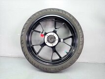 βEI08-2 カワサキ ZX-14 JKBZXNC13AA (H18年式) 検 ZZ-R1400 フロントホイール 小振れ・小リム打ち有り！タイヤ付き 8分山残！_画像1