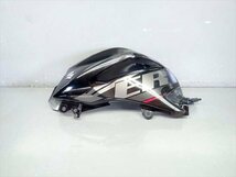 βEI01-1 スズキ ジクサー150 GIXXER NG4BG (H31年式) 純正 フューエルタンクカバー サイド 左 破損無し！_画像1