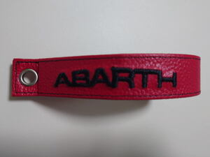 フィアット アバルト ABARTH 刺繍ロゴ入り 本革(レザー)リアゲートストラップ 本体:赤 ロゴ色:黒 ステッチ色:黒