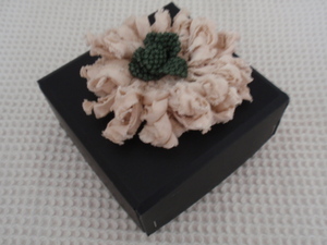  group .. root . unused corsage ( beige )(6300 jpy + tax )