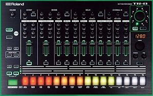 Roland AIRA TR-8 Rhythm Performer リズムパフォーマー ローランド(中古品)　(shin