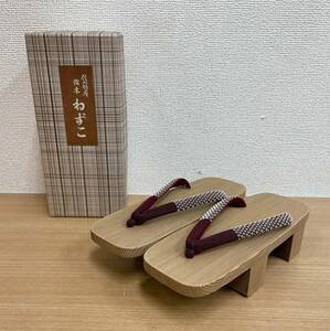 [ Shinshu Special production . tree [...] for women geta ] Japanese clothes kimono / total length 22.7cm/ boxed /A59-478