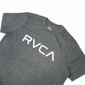 ルーカ RVCA 半袖Tシャツ M420VRBI トップス クルーネック フロントロゴ グレー Sサイズ ユニセックス RVCA BIG SS T-SHIRT 新品の画像5