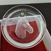 送料800円～ 未使用品 HOYA NAS903A ホーヤ クリスタル 馬 小皿 ガラス 浮き彫り飾り皿_画像6