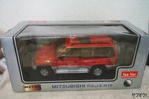 Sun Star 三菱 パジェロ 1/18 ミニカー 赤 サンスター_画像4