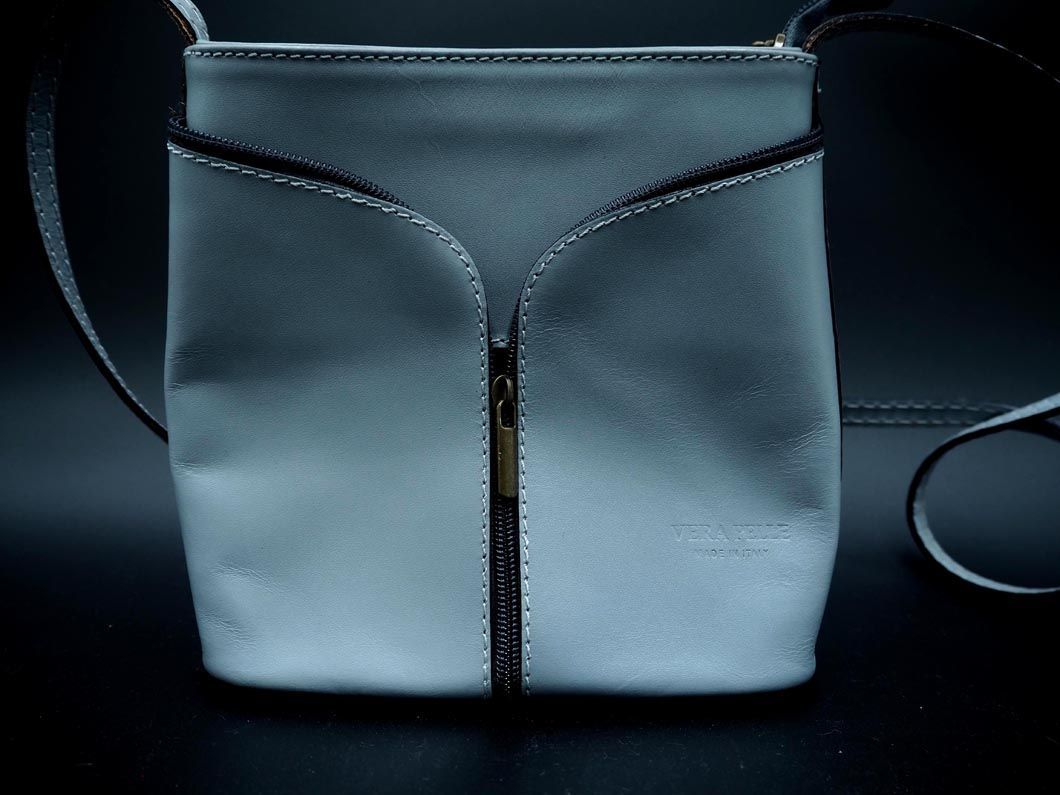 激安の 美品 ヴェラペレ Vera Pelle ショルダーバック ナイロン レザー