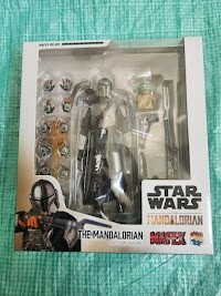 【新品 未開封 箱潰れあり】MAFEX マフェックス No.129 スターウォーズ THE MANDALORIAN ザ・マンダロリアン アクションフィギュア　②