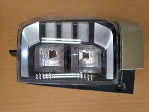 [Daihatsu подлинный] Taft Tail Lamp Lens &amp; Body RH (с литья RH) LA900S/LA910S