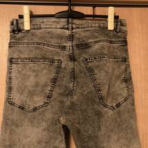 size 30 (ウエスト80cm) | H&M | ケミカルウォッシュ スキニー デニム パンツ ジーンズ | グレー | エイチアンドエム | SKINNY DENIM JEANS_画像4