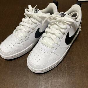 ナイキ　ジュニア　22.5 コートバーロウ　スニーカー　NIKE 紐