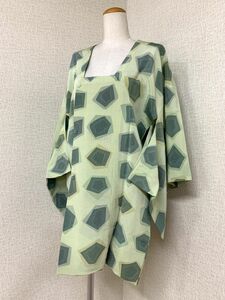 美品　婦人　和装コート　単衣　正絹　縮緬　道行衿　丈84cm　六～七分丈　夏虫色　色重ね紋様の染　塵除けに　保管品