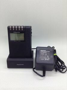 U464◇Panasonic パナソニック 通勤ラジオ RF-ND380RK FM/AM 2バンド ワイドFM対応 充電台/TPBAA119 中古品