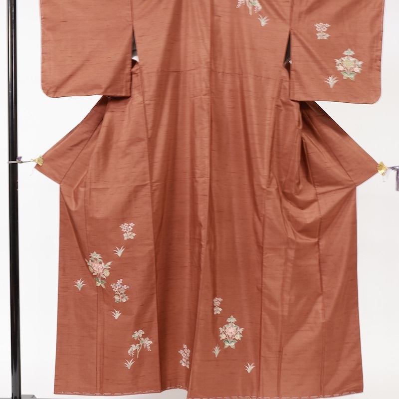 Kimono Hakusan Tsumugi Thé aux crevettes petites fleurs peintes à la main /1131, Kimono femme, kimono, Tsumugi, Omeshi, autres