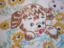 ◎**　ヴィンテージ　テーブルランナー　バッグの中に入った可愛いワンちゃん　犬　刺繍　約92ｘ37ｃｍ　レトロ（検：アンティーク　**◎_画像6