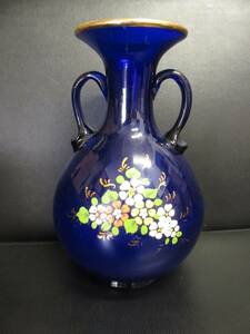 《花器》ガラス製 「花瓶：ブルー地に花の絵・金塗り 取っ手付き」 高さ：約23.5cm・口：約9.3cm インテリア・小物