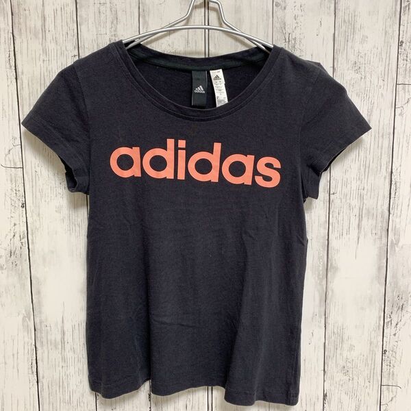 【早い者勝ち!】adidas半袖トップス