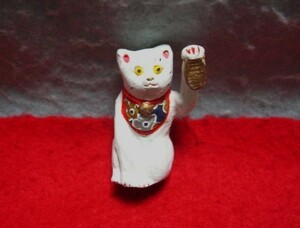 【福】　古い　小判持ち招き猫土人形 縁起物 まねきねこ ネコ 郷土玩具